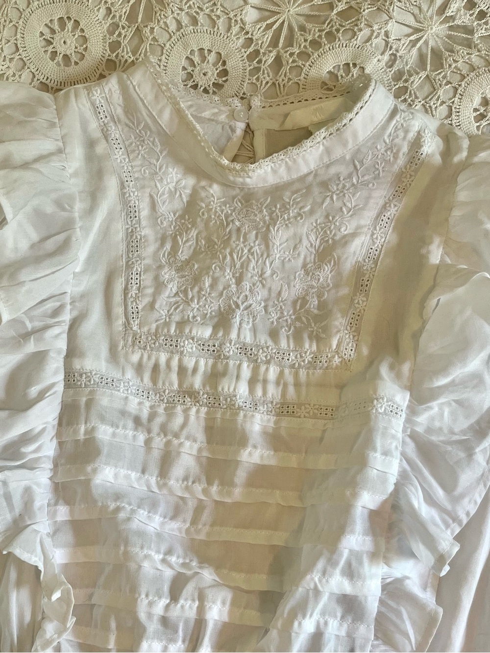 H&M white floral embroidered peasant blouse - Picture 2 of 6